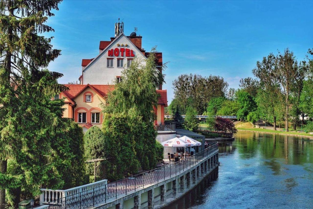 Hotel Nad Pisa بيش المظهر الخارجي الصورة