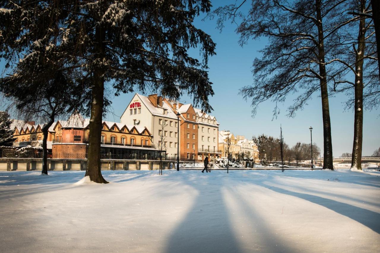 Hotel Nad Pisa بيش المظهر الخارجي الصورة