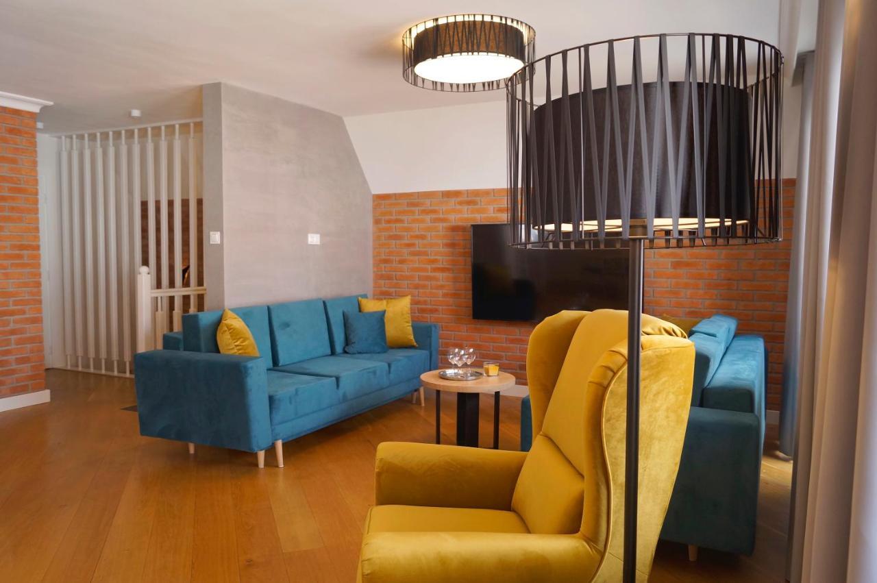 Hotel Nad Pisa بيش المظهر الخارجي الصورة