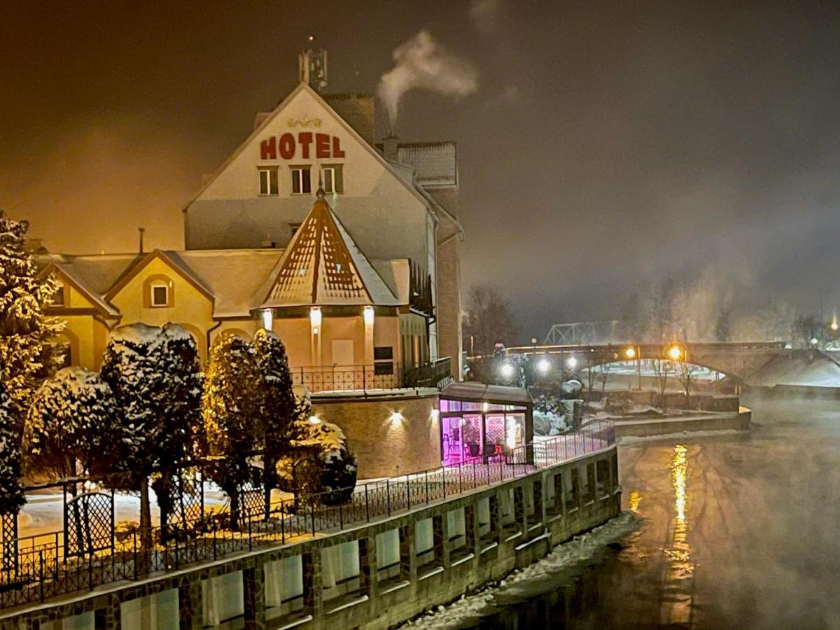 Hotel Nad Pisa بيش المظهر الخارجي الصورة