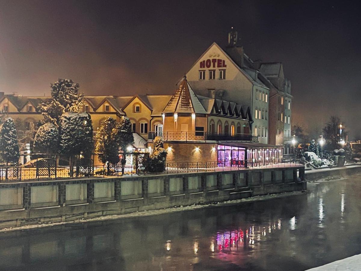 Hotel Nad Pisa بيش المظهر الخارجي الصورة
