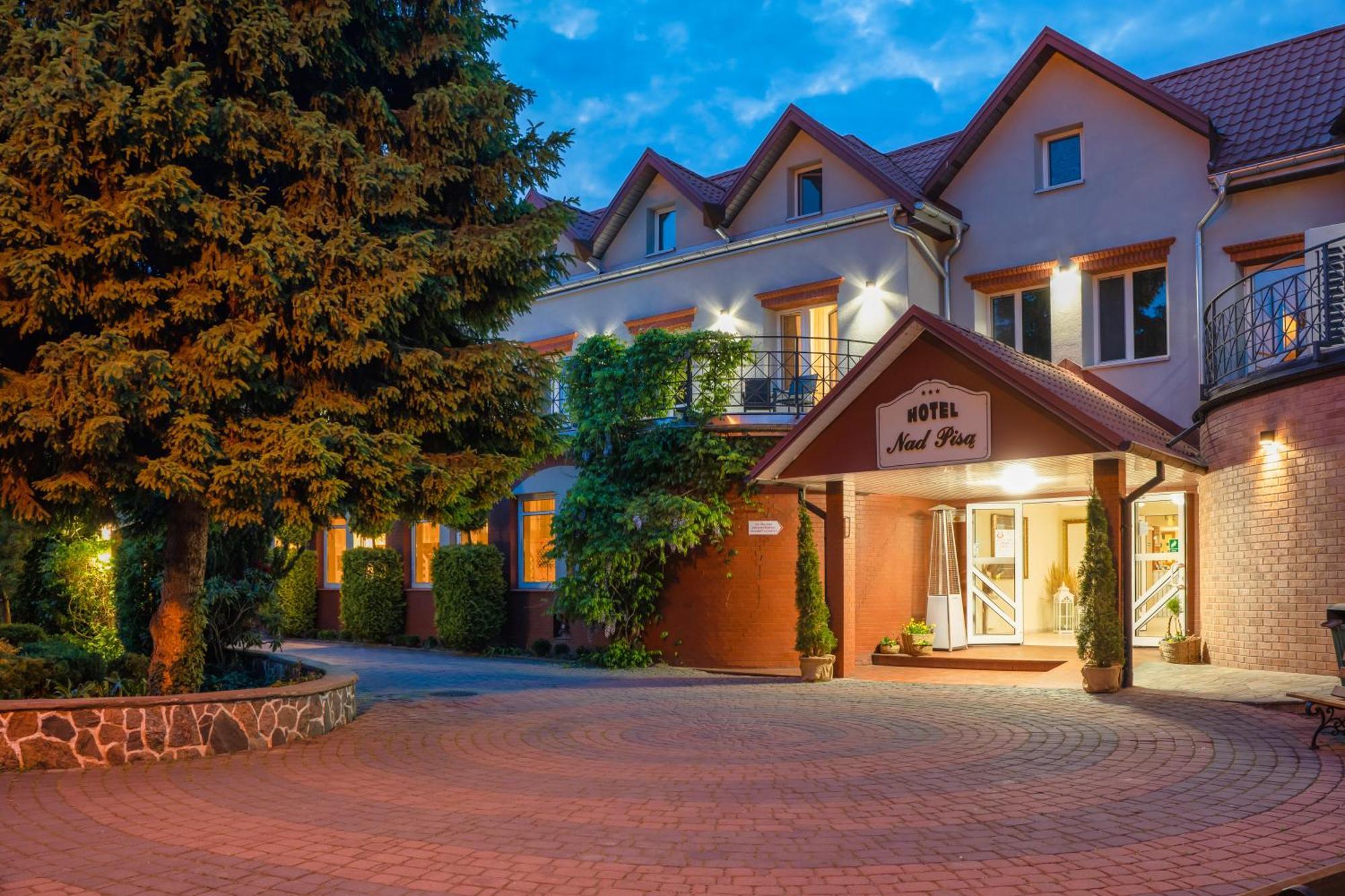Hotel Nad Pisa بيش المظهر الخارجي الصورة