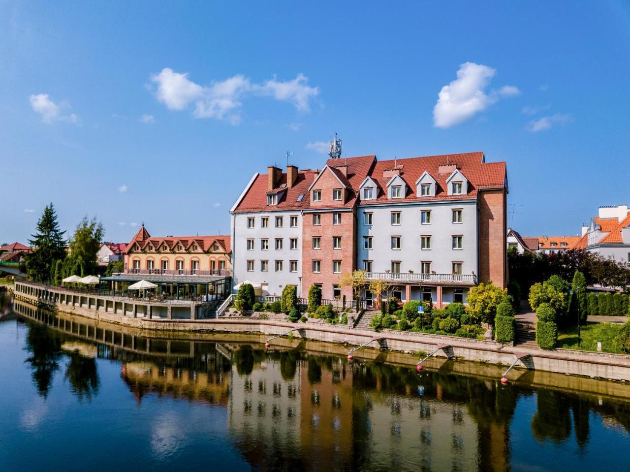 Hotel Nad Pisa بيش المظهر الخارجي الصورة