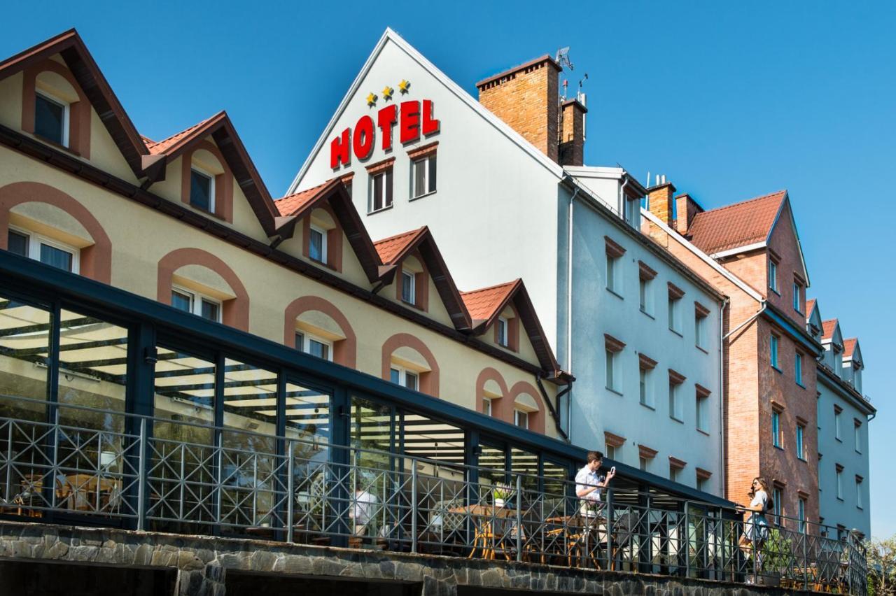 Hotel Nad Pisa بيش المظهر الخارجي الصورة