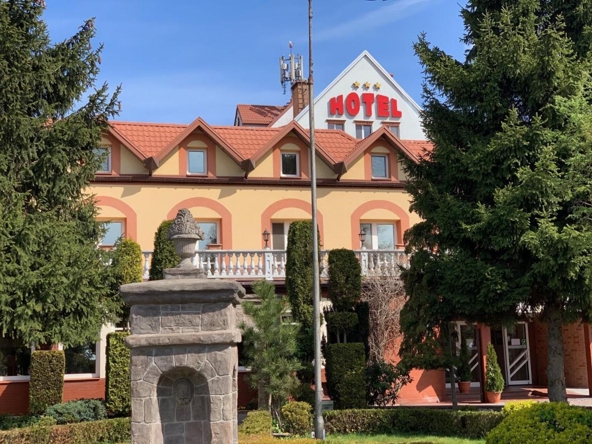Hotel Nad Pisa بيش المظهر الخارجي الصورة